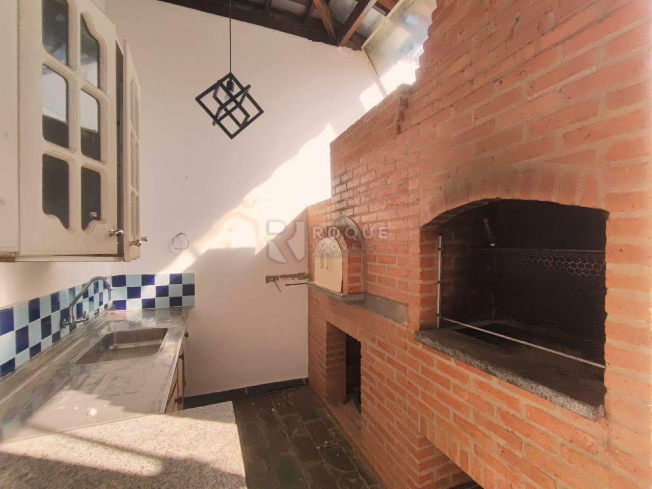 Casa Residencial para aluguel no bairro Jardim Caieira: Churrasqueira