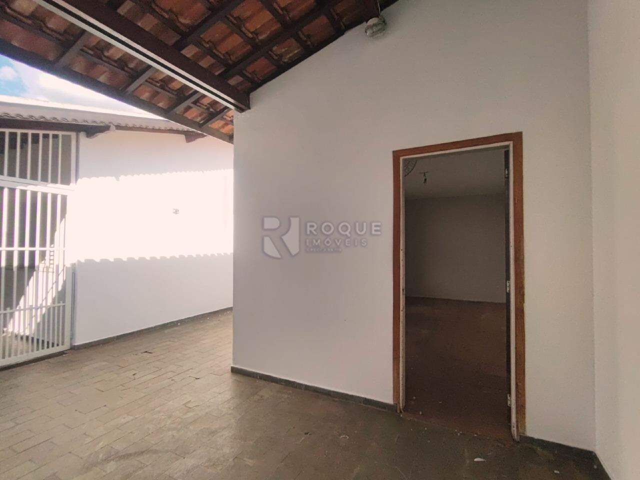 Casa Residencial para aluguel no bairro Jardim Caieira: Quintal