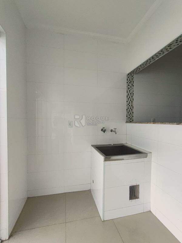 Casa Residencial para aluguel no bairro Jardim Caieira: Lavanderia