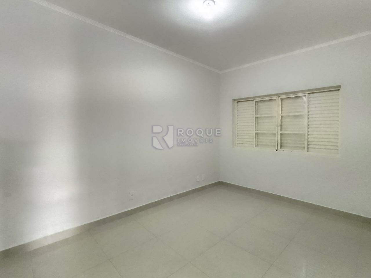 Casa Residencial para aluguel no bairro Jardim Caieira: Dormitório 03