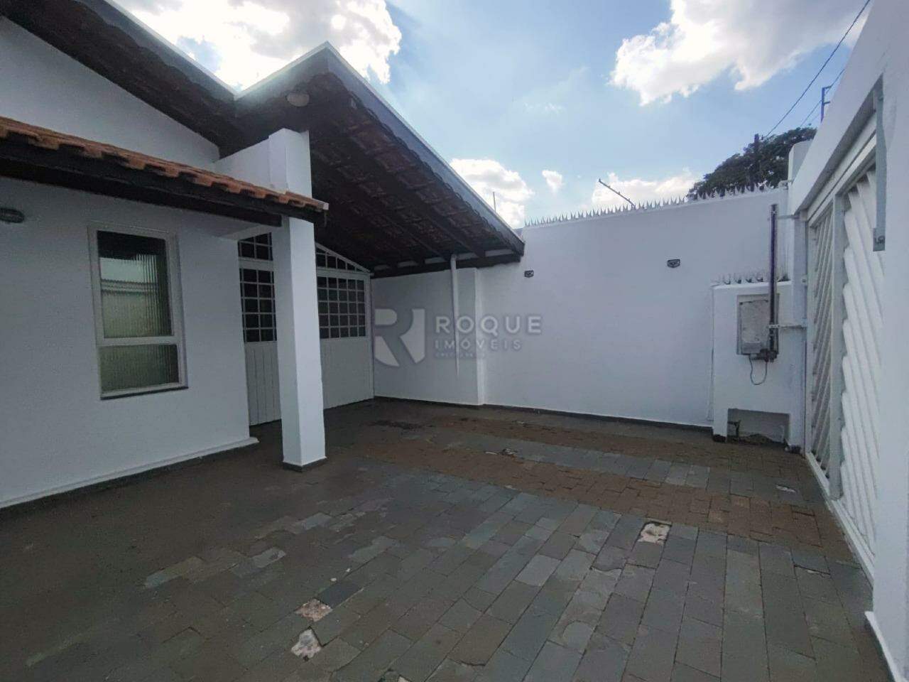 Casa Residencial para aluguel no bairro Jardim Caieira: Quintal