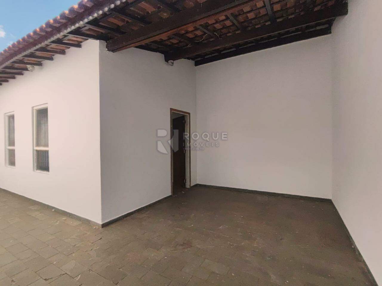 Casa Residencial para aluguel no bairro Jardim Caieira: Quintal