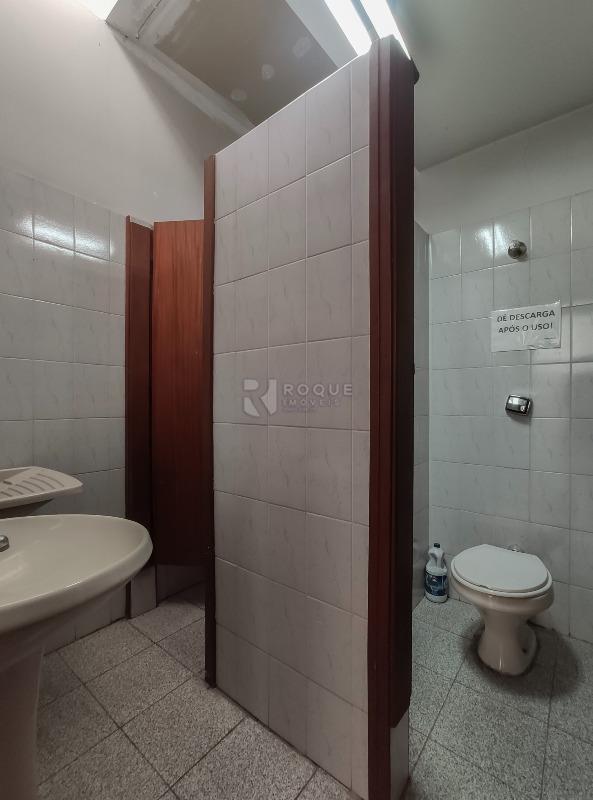 Salas/Conjuntos para aluguel no bairro Vila São João: WC 2 em comum