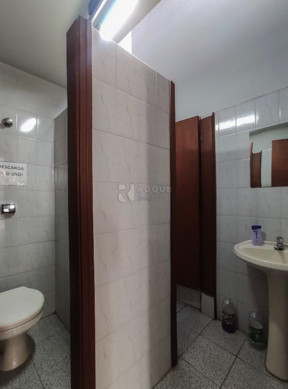 Salas/Conjuntos para aluguel no bairro Vila São João: WC 1 em comum