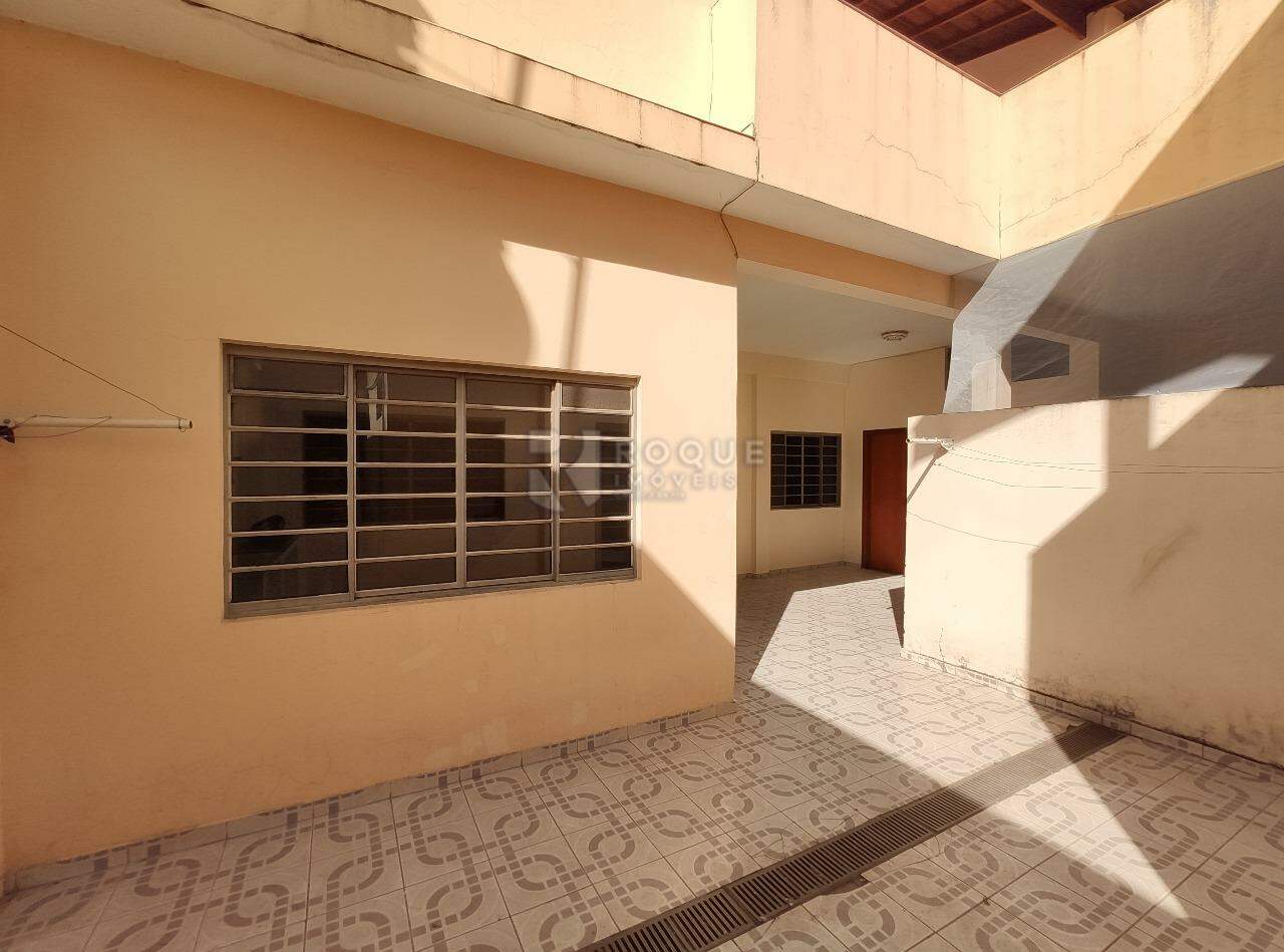 Casa Residencial para aluguel no bairro Jardim Olga Veroni: Frente 