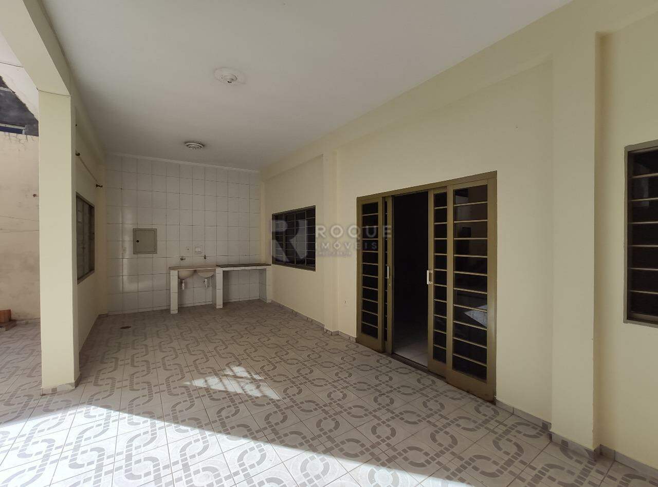 Casa Residencial para aluguel no bairro Jardim Olga Veroni: Área de serviço / frente 