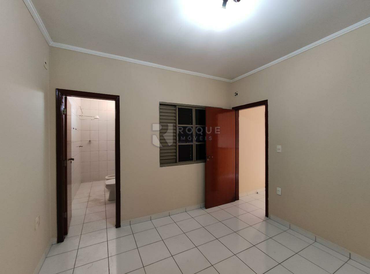 Casa Residencial para aluguel no bairro Jardim Olga Veroni: Dormitório 3 suíte 
