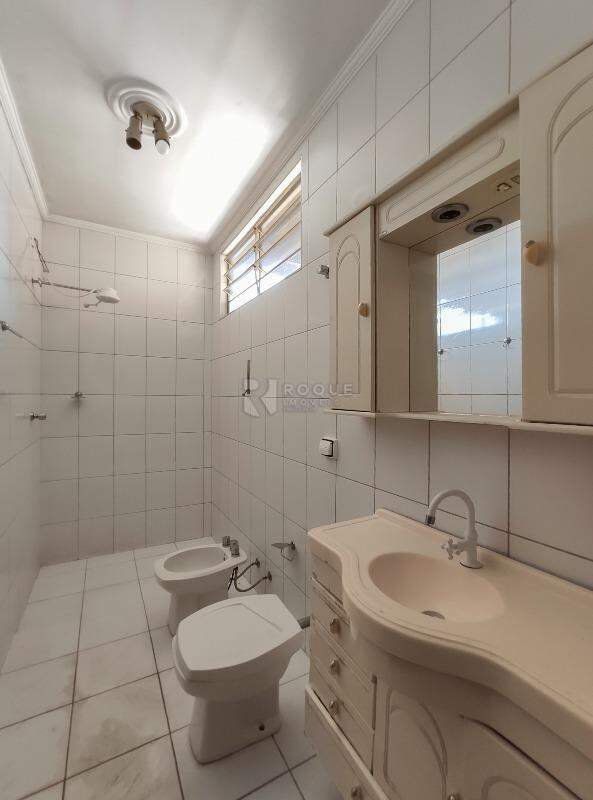 Casa Residencial para aluguel no bairro Jardim Olga Veroni: WC suíte 