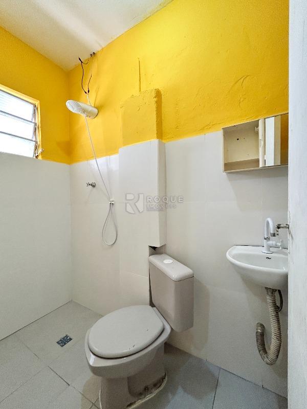 Casa Residencial para aluguel no bairro Jardim Santa Adélia: WC social 