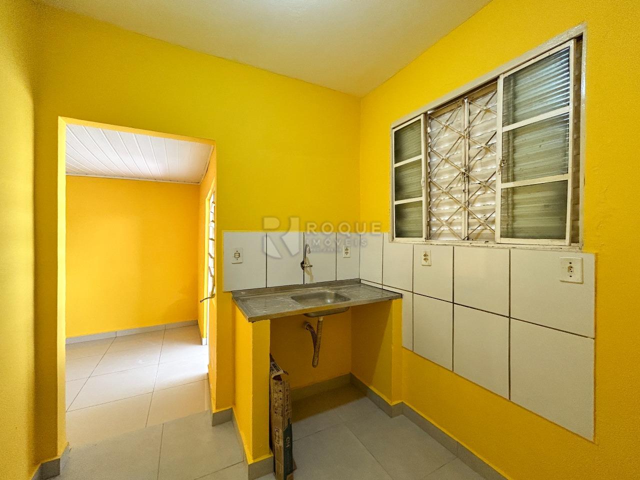 Casa Residencial para aluguel no bairro Jardim Santa Adélia: Cozinha 