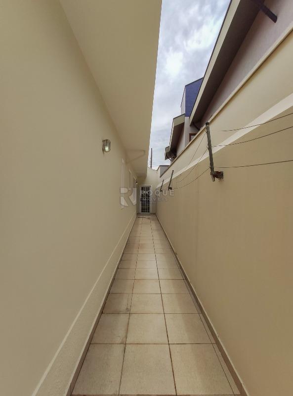 Casa em condomínio para aluguel no bairro Jardim Florença: Corredor 2