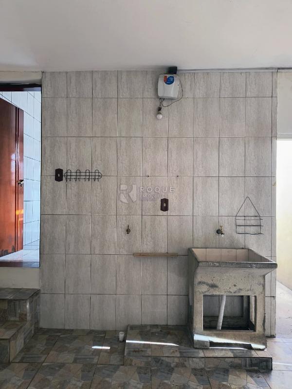 Casa Residencial para aluguel no bairro Jardim das Palmeiras: Lavanderia