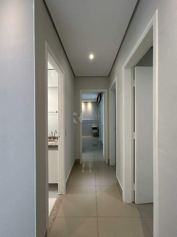 Apartamento para aluguel no bairro Desmembramento Oscar Antonio Breda: Hall 