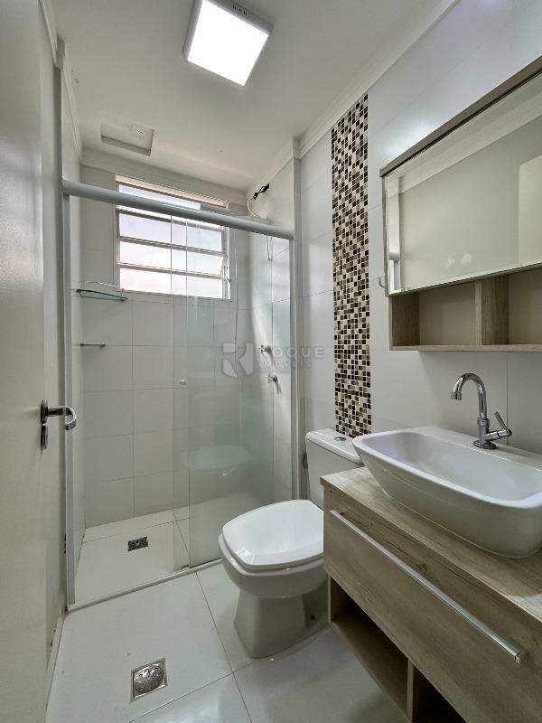 Apartamento para aluguel no bairro Graminha: WC social 