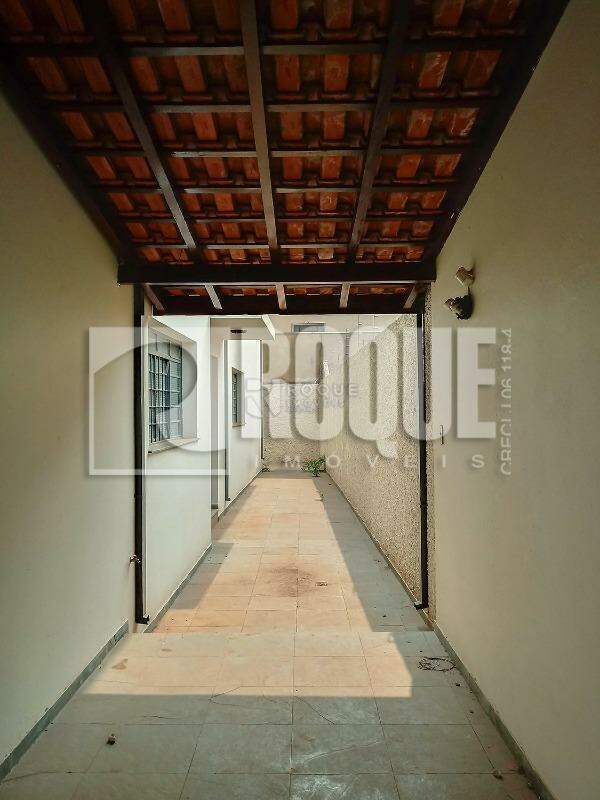 Casa Residencial para aluguel no bairro Jardim São Paulo: Corredor externo