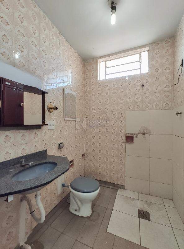 Casa Residencial para aluguel no bairro Jardim Bandeirantes: WC social 