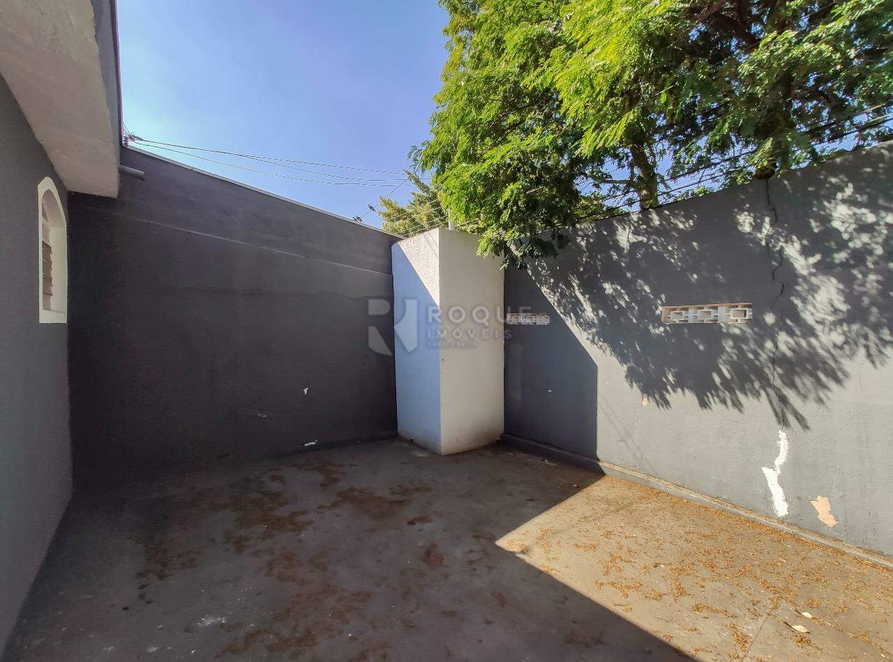 Casa Residencial para aluguel no bairro Jardim Bandeirantes: Frente 