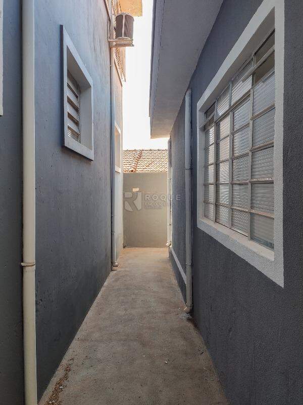 Casa Residencial para aluguel no bairro Jardim Bandeirantes: Corredor 