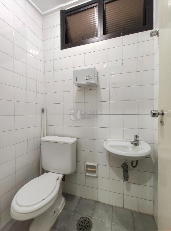 Salas/Conjuntos para aluguel no bairro Centro: WC social 1