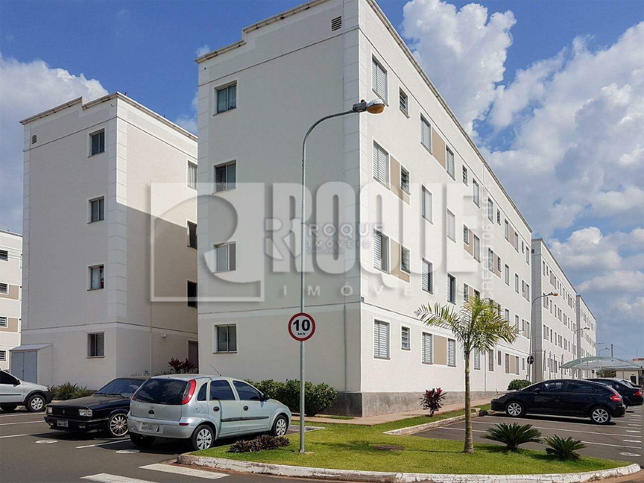 Apartamento para aluguel no bairro Jardim Colina Verde: Fachada