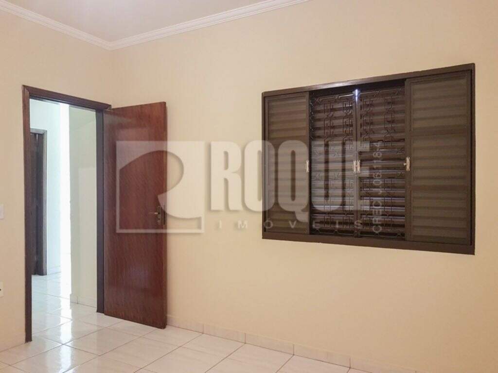 Casa Residencial para aluguel no bairro Vila Cristovam: 