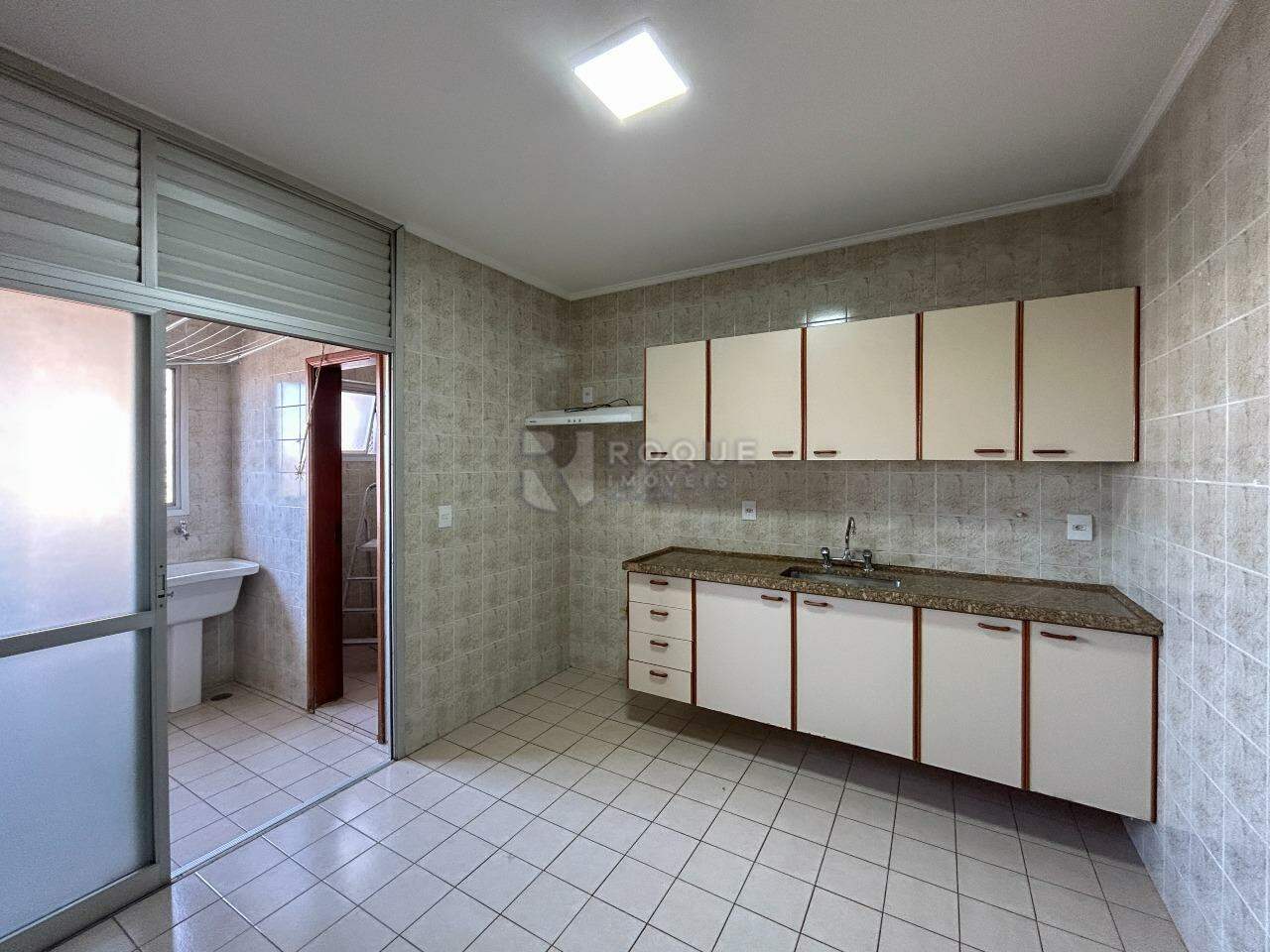Apartamento para aluguel no bairro Centro: Cozinha