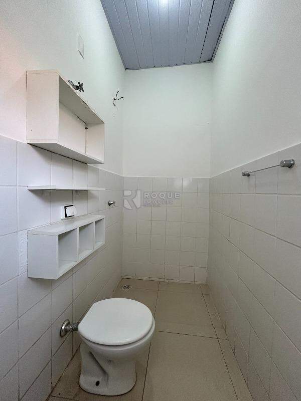 Casa Residencial para aluguel no bairro Vila São João: WC social