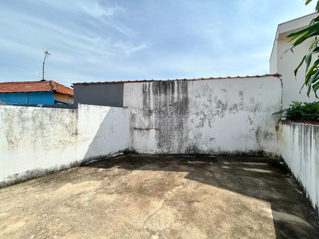 Casa Residencial para aluguel no bairro Vila São João: Fundo