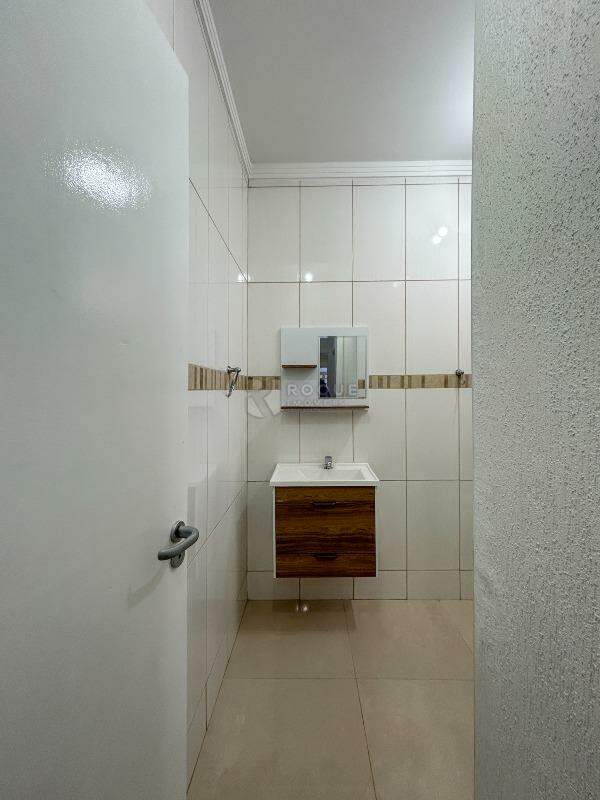 Casa Residencial para aluguel no bairro Jardim das Laranjeiras: WC suíte
