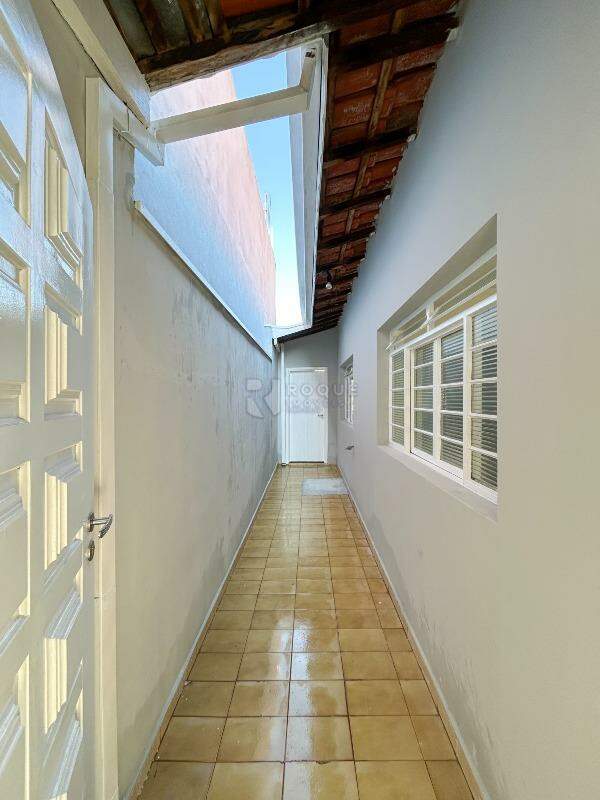 Casa Residencial para aluguel no bairro Jardim das Laranjeiras: Corredor