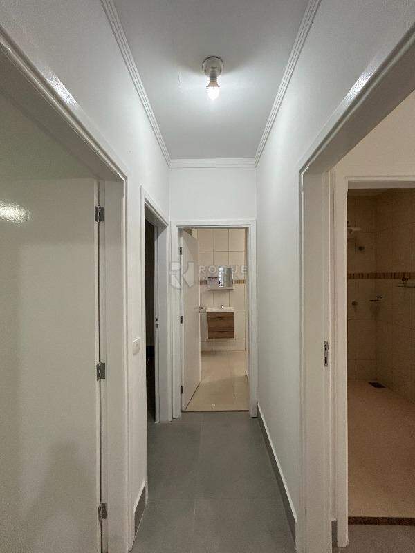 Casa Residencial para aluguel no bairro Jardim das Laranjeiras: Hall
