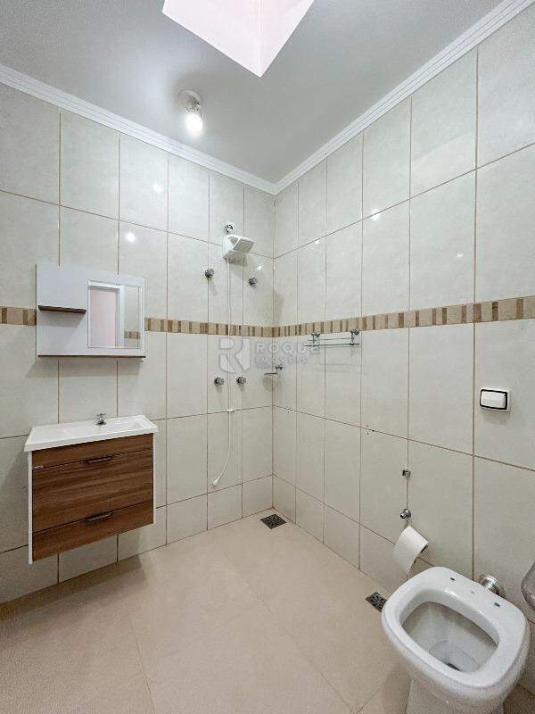 Casa Residencial para aluguel no bairro Jardim das Laranjeiras: WC social