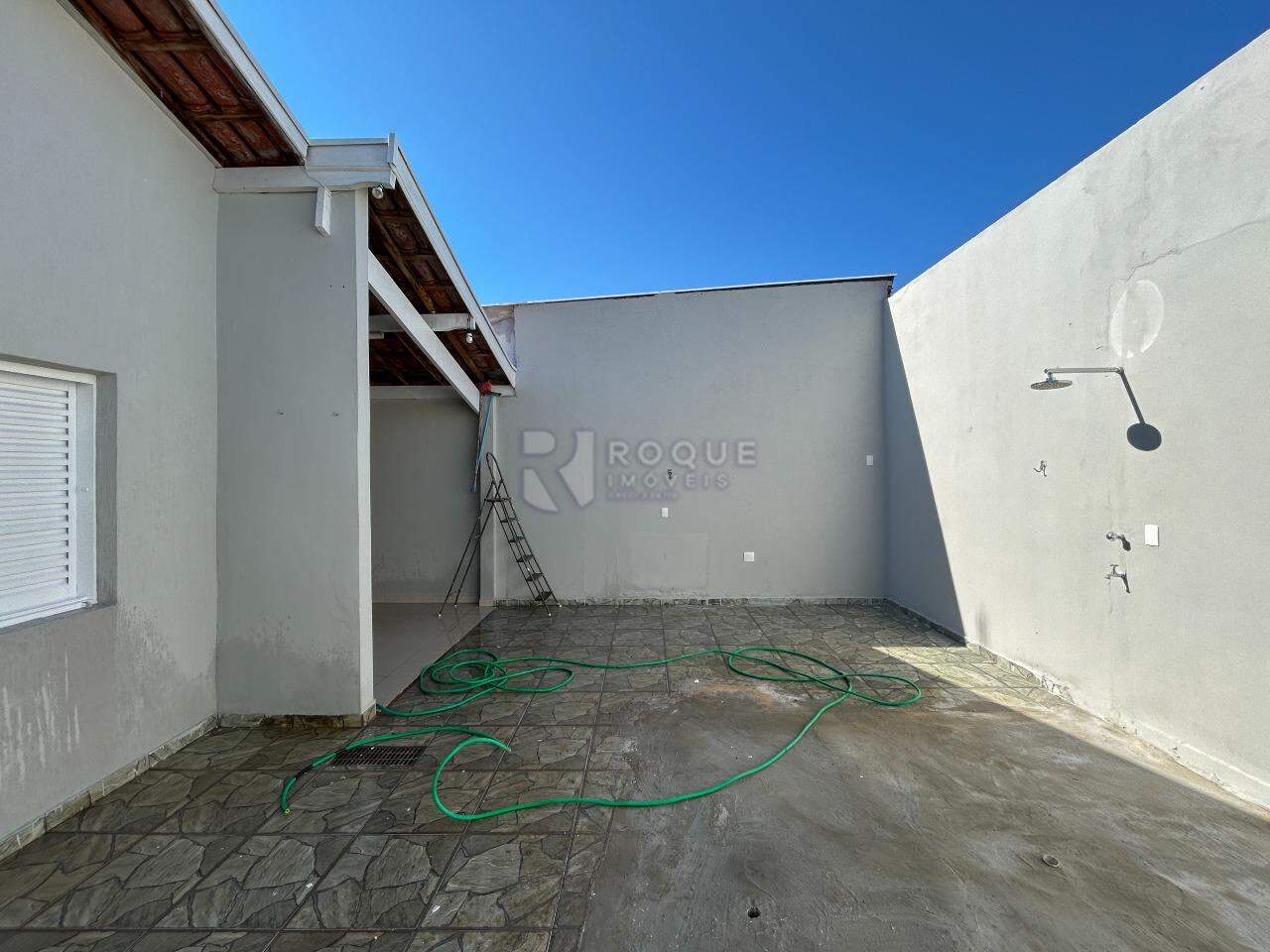 Casa Residencial para aluguel no bairro Jardim das Laranjeiras: Fundo