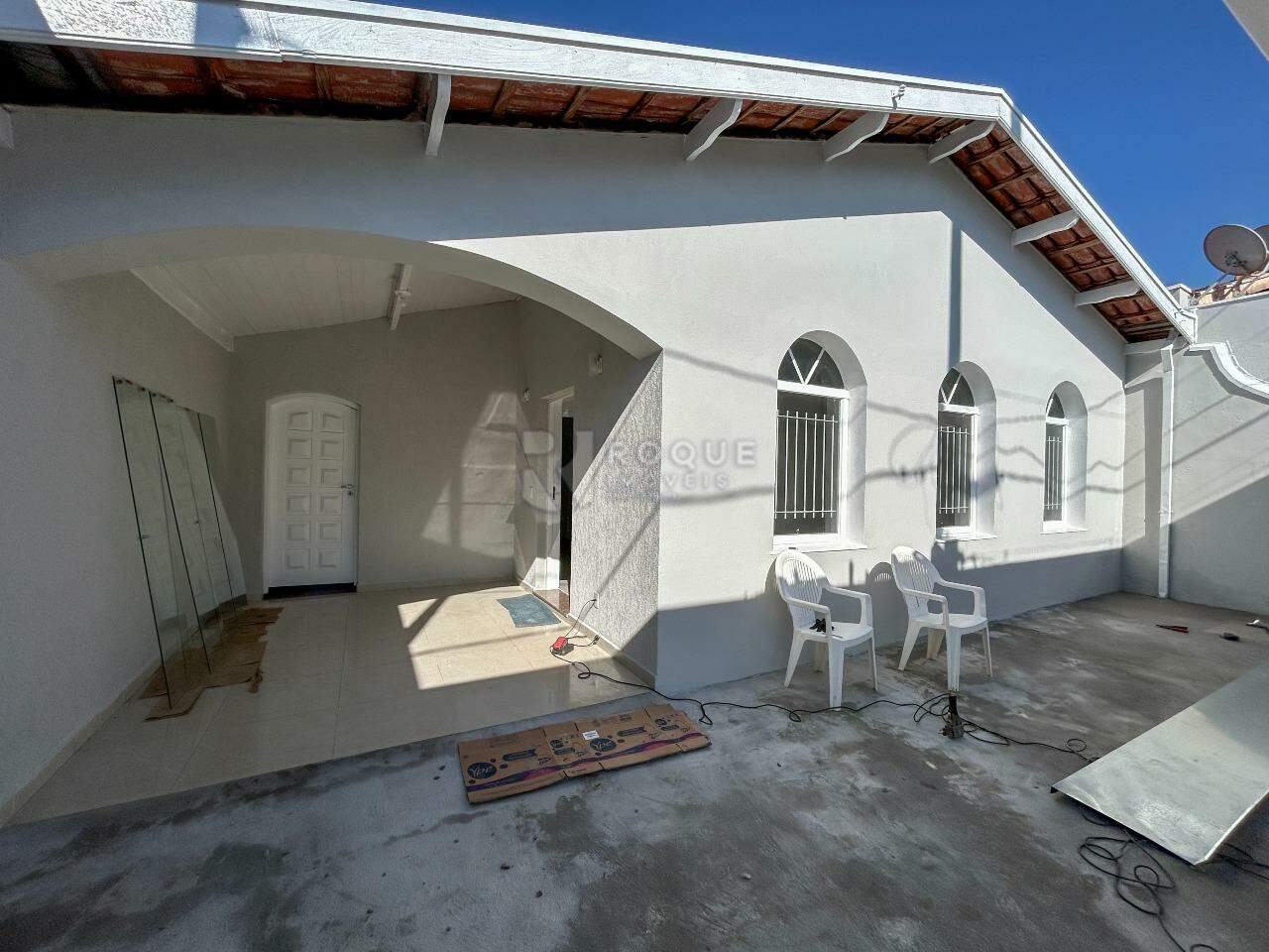 Casa Residencial para aluguel no bairro Jardim das Laranjeiras: Frente 