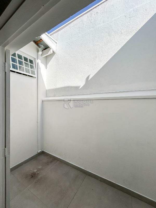 Casa Residencial para aluguel no bairro Jardim das Laranjeiras: Jardim de inverno