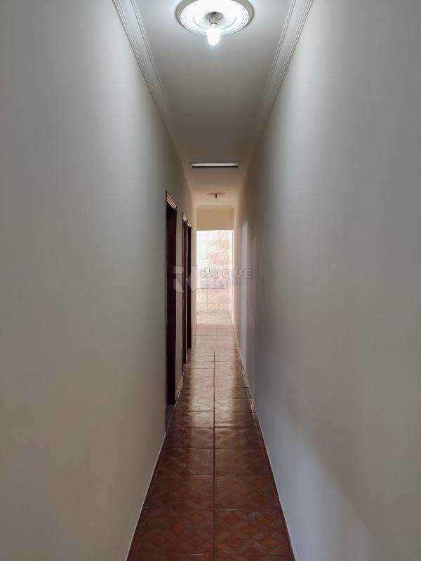 Casa Residencial para aluguel no bairro Jardim São Lourenço: Hall