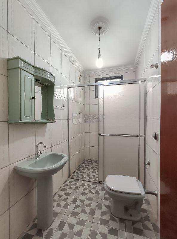 Casa Residencial para aluguel no bairro Jardim São Lourenço: WC 