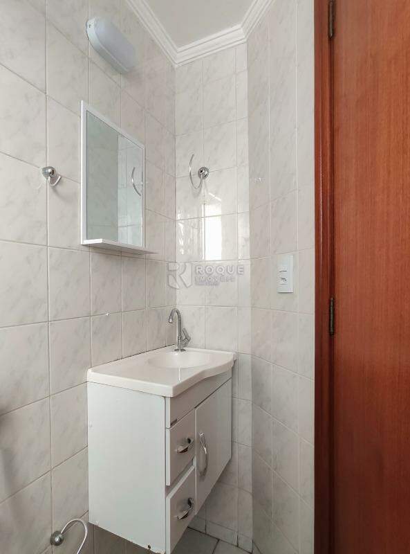 Apartamento para aluguel no bairro Jardim Rosa Marrafon Lucas: WC suíte 
