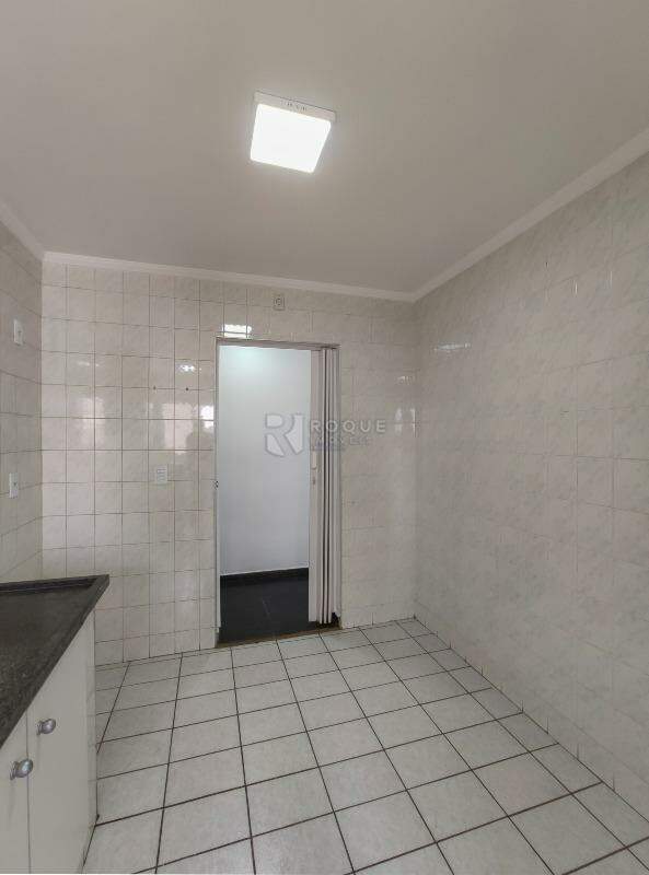 Apartamento para aluguel no bairro Jardim Rosa Marrafon Lucas: Cozinha 