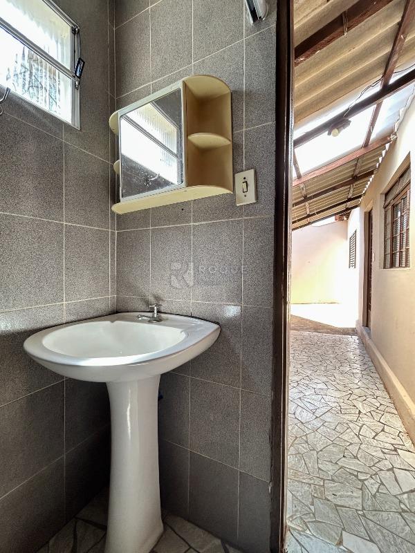 Casa Residencial para aluguel no bairro Jardim Santo André: WC social externo