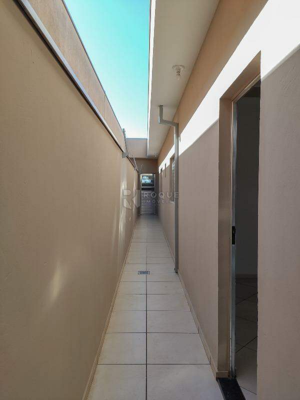 Casa Residencial para aluguel no bairro Jardim Ouro Verde: Corredor 