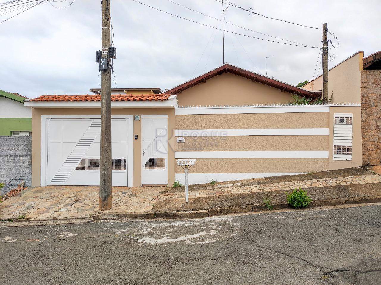 Casa Residencial para aluguel no bairro Vila Claudia: Fachada