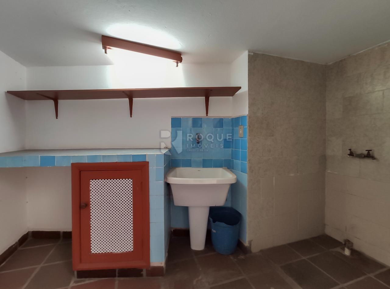 Casa Residencial para aluguel no bairro Jardim Mercedes: Área de serviço / corredor 