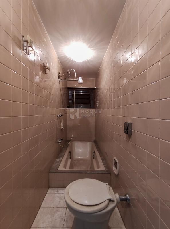 Casa Residencial para aluguel no bairro Jardim Mercedes: WC suíte salão 