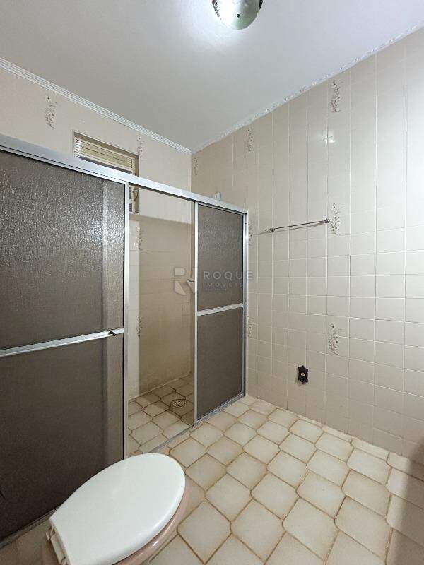 Casa Residencial para aluguel no bairro Jardim Caieira: WC suíte 