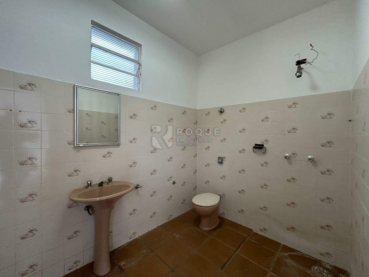 Casa Residencial para aluguel no bairro Jardim Caieira: WC social 2 externo 
