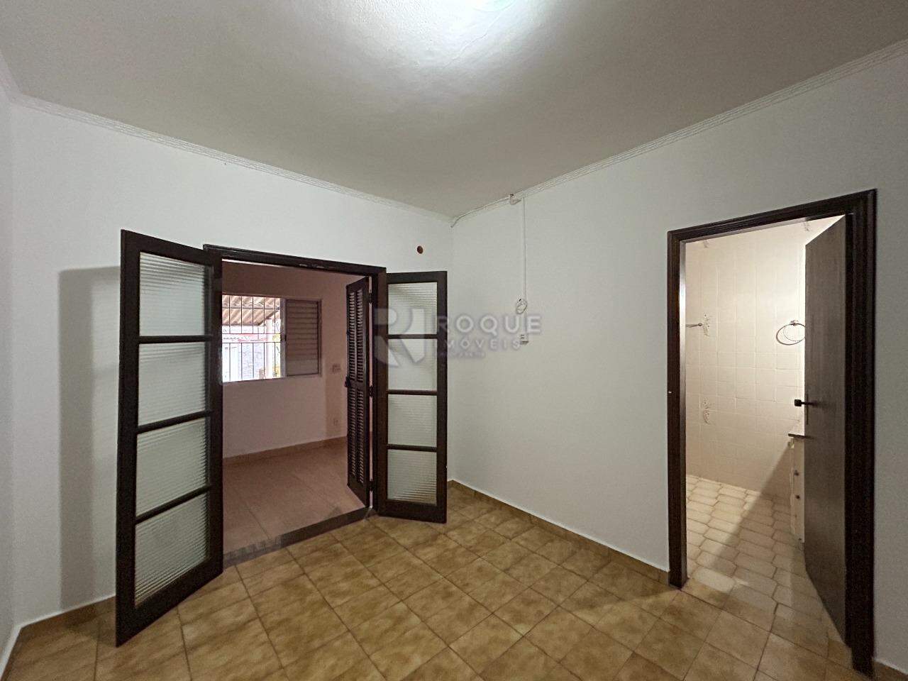 Casa Residencial para aluguel no bairro Jardim Caieira: Dormitório 3 suíte 