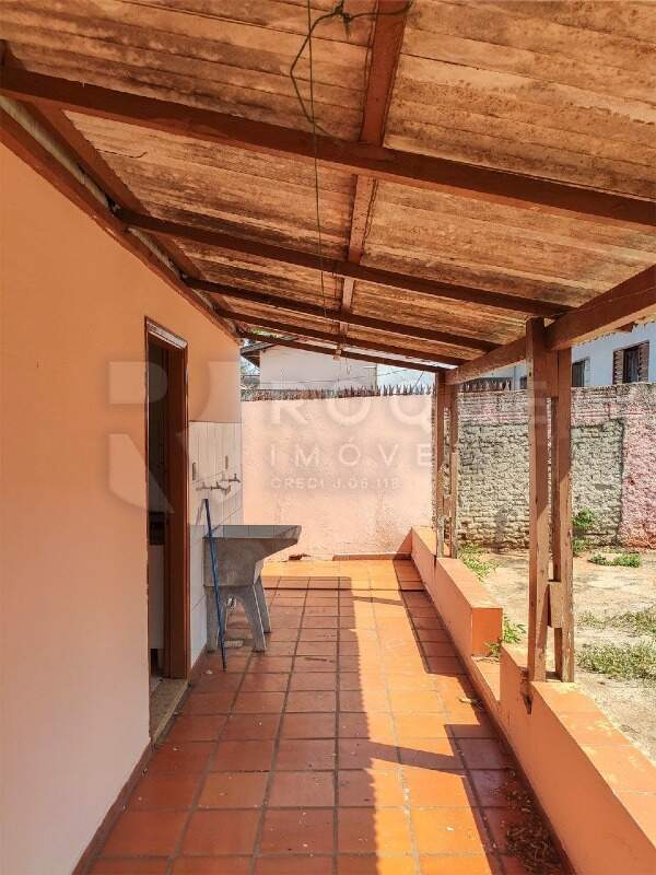 Casa Residencial para aluguel no bairro Jardim Nova Itália: Área de serviço