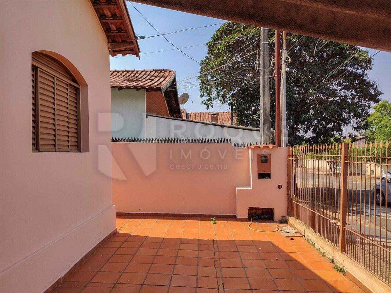 Casa Residencial para aluguel no bairro Jardim Nova Itália: Frente