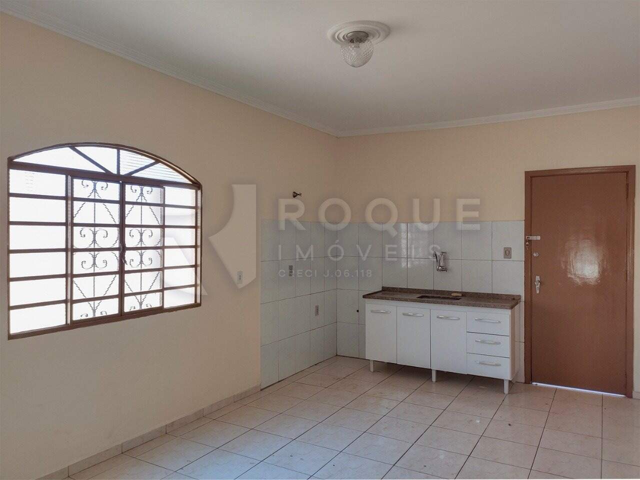 Casa Residencial para aluguel no bairro Jardim Nova Itália: Cozinha